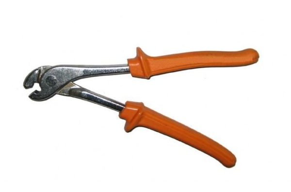 Pliers for 4mm Clips