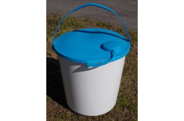 16 Litre Bucket (with handle and lid)